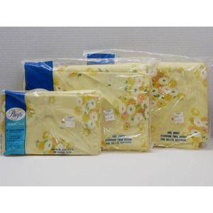 Vtg Pacific Miracale Set of 2 Standard Pillowcases & Fitted Sheets Yellow